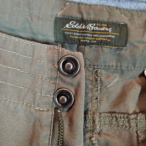 Eddie Bauer Womens 16w Olive Cargo Shorts Cotton Ripstop Durable hiking gorpcore - Picture 10 of 14